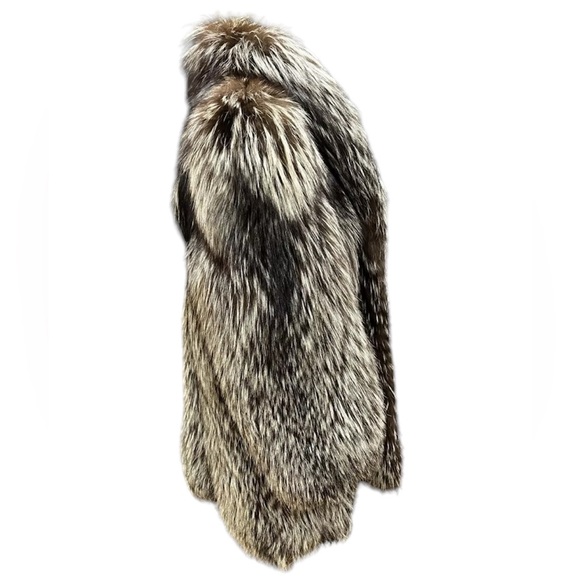 Silver Fox fur Saga Fox coat - Picture 10 of 12